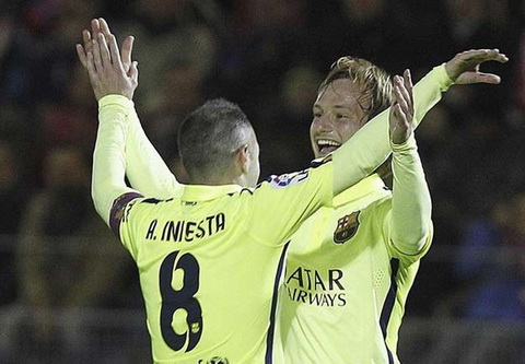 Huesca 0-4 Barcelona (Cup Nha vua TBN) Khong co Messi thi con Iniesta - Rakitic hinh anh