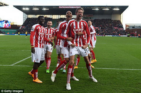 Stoke 3-2 Arsenal (Kết thúc): "Tử địa" Britannia lại chôn vùi thầy trò Wenger