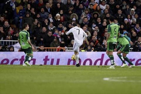 Video ban thang Real Madrid 3-0 Celta Vigo Vong 14 La Liga hinh anh