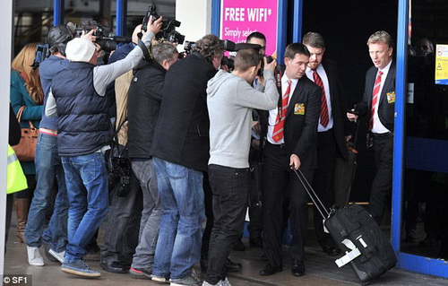 Lãnh đạo M.U bảo kê cho David Moyes?