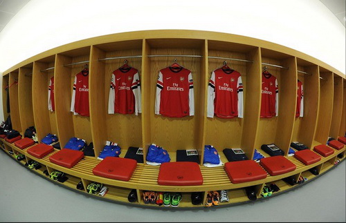 Cựu Pháo thủ tiết lộ phòng thay đồ đặc biệt của Wenger