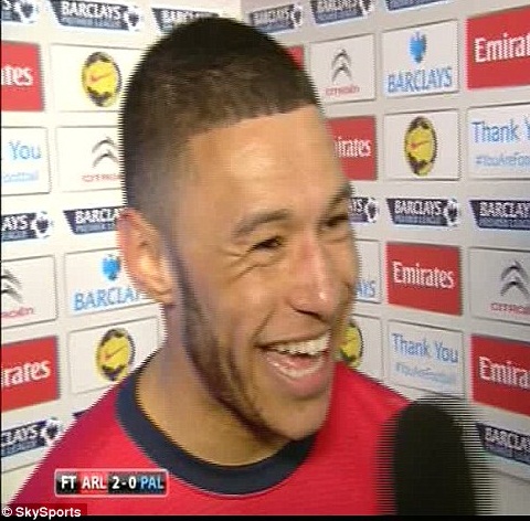 Qúa vui sướng, Chamberlain không thèm để ý đại chiến Man City - Chelsea