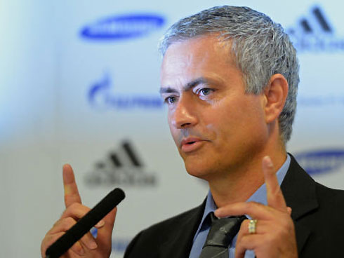 Mourinho đăng đàn, dạy cách nuôi dạy trẻ