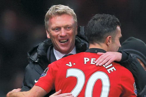 Moyes muốn M.U thưởng lớn cho Van Persie