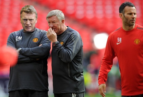 David Moyes muốn thành công cần học Sir Alex Ferguson như vụ “chiếc giày bay”