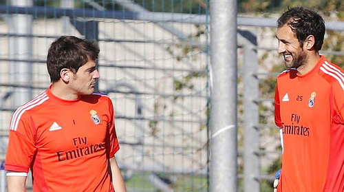 Casillas bảo vệ Lopez: Chuyện những người đàn ông