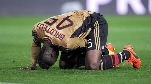 Milan, hậu Champions League: Muốn tái thiết, phải bán Balotelli?