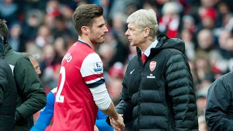 Giroud tính chuồn khỏi Arsenal