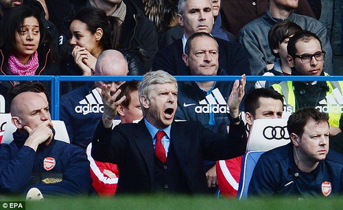 Arsenal và nỗi sợ hiệu ứng Ferguson