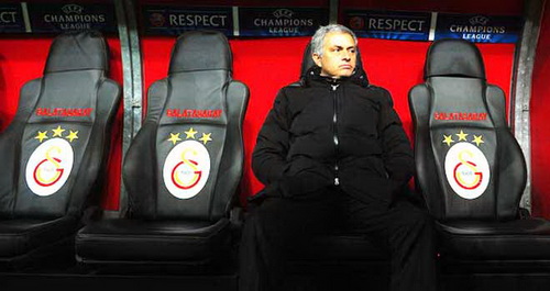 Trò tâm lý chiến của Jose Mourinho chẳng lừa được ai