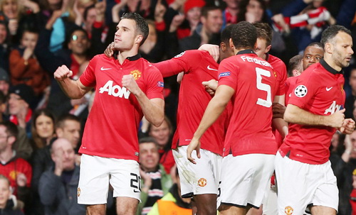 Chỉ van Persie hợp cạ David Moyes