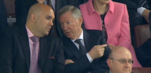 Người bí ẩn xem Man Utd thi đấu cùng Sir Alex là ai?