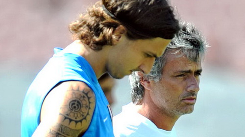Ibrahimovic đối đầu Jose Mourinho: Gã khổng lồ và nỗi sợ Người đặc biệt