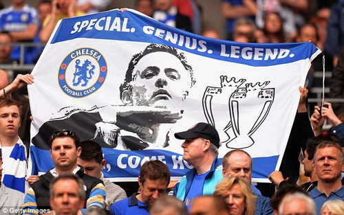 Fan Chelsea quyên tiền nộp phạt giúp Mourinho
