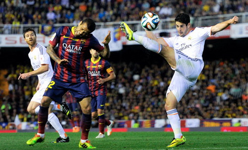 Ông chủ hàng tiền vệ Real Madrid: Ngày Isco đóng vai Seedorf mới