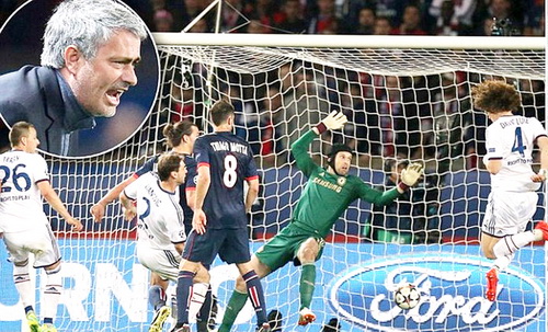 Hàng thủ Chelsea, từ điểm tựa đến thảm họa: Đừng hỏi vì sao Jose Mourinho phát điên!