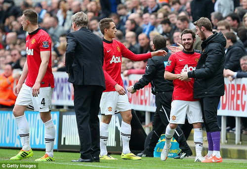 Mata rực sáng, Man Utd bắn hạ Newcastle không thương tiếc