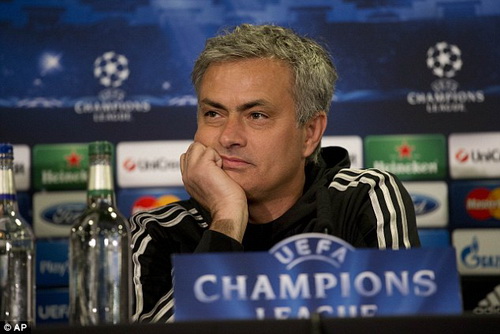 Jose Mourinho: Chú hươu trong chuồng bò
