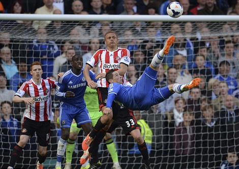 Mourinho đã bó tay trước xe bus của Sunderland như thế nào?