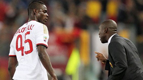 Balotelli lại gây hấn với giới truyền thông