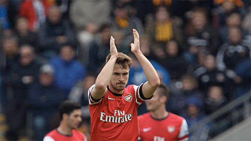 Thắng to Hull City, Arsenal vững vàng trong top 4