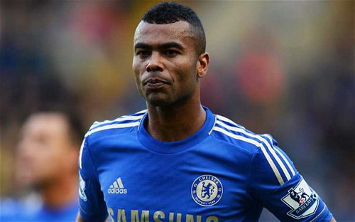 Tiết lộ: Ashley Cole phải rời Chelsea do… không chịu từ bỏ thuốc lá