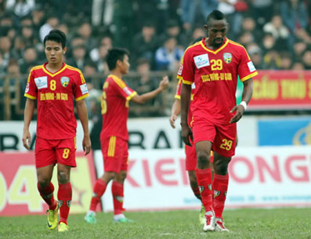 Hồng Quân ghi bàn, HV.An Giang giành lại 1 điểm trước HA Gia Lai