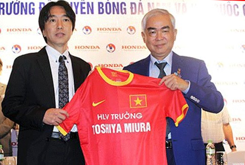 HLV Miura sẽ trị được bệnh sao của cầu thủ Việt