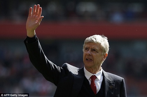HLV Arsene Wenger khẳng định sẽ ở lại Arsenal