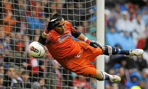 Sở hữu Stegen, Barcelona vẫn mua thêm thủ môn