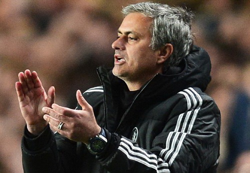 Cơn đau đầu... dễ chịu của Mourinho