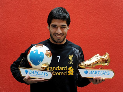 Luis Suarez nhận thêm cú đúp giải thưởng cá nhân