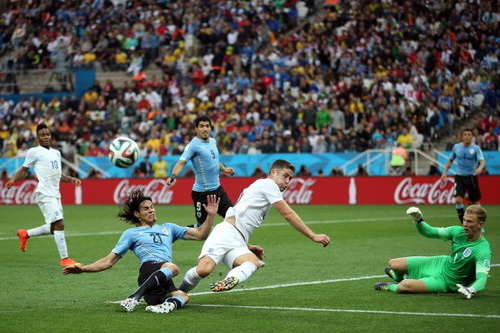 Bại trận trước Uruguay, HLV Hodgson “cầu cứu” người Italia