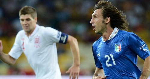 Andrea Pirlo & Steven Gerrard: Nghệ sĩ đối đầu đấu sĩ