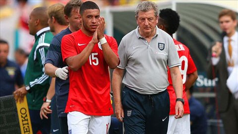 HLV Hodgson xác nhận Ox-Chamberlain không lỡ World Cup