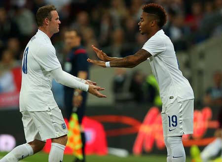 Vị trí “số 10” ở tuyển Anh: Rooney hay Sterling?