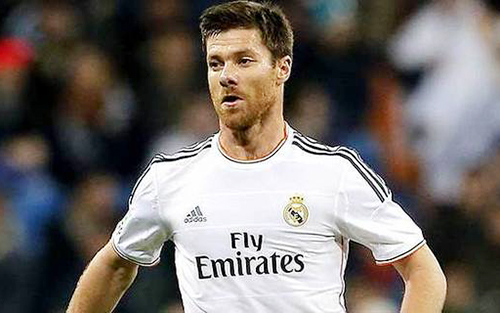 Napoli hỏi mua Xabi Alonso của Real Madrid