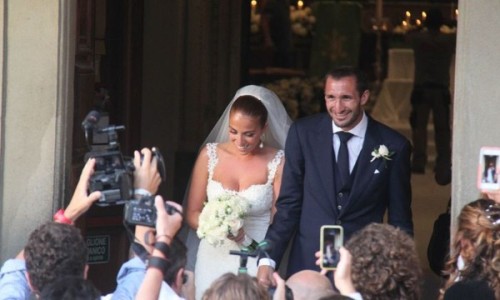 Nạn nhân pha cẩu xực của Suarez tổ chức đám cưới