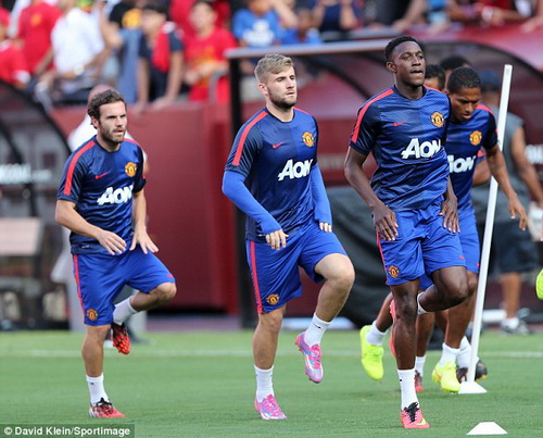 Luke Shaw, Zaha “tái mét” vì Van Gaal