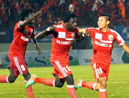 Thắng dễ HV.An Giang, B.Bình Dương độc chiếm ngôi đầu bảng