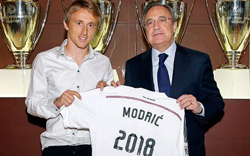 Modric gia hạn hợp đồng với Real đến năm 2018