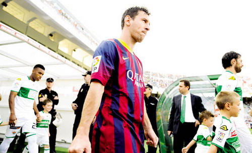 Barcelona: Đã đến lúc Messi phải sắm vai người phục vụ