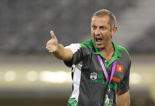 Thầy Giôm bức xúc về lối chơi bạo lực của U19 Thái Lan Thầy Giôm bức xúc về lối chơi bạo lực của U19 Thái Lan