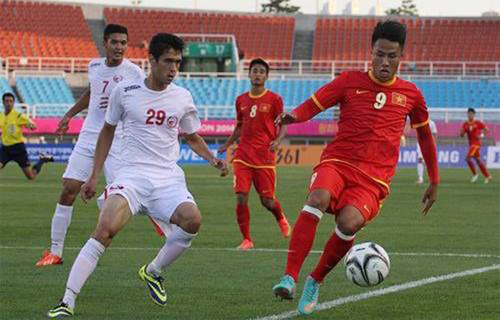 Olympic Việt Nam tập đá phạt đền chuẩn bị cho trận gặp UAE