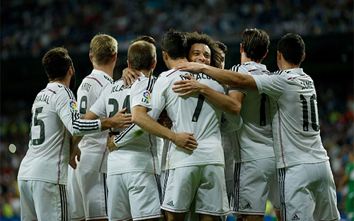 Niềm vui của các cầu thủ Real khi giành trọn 3 điểm trước Villarreal