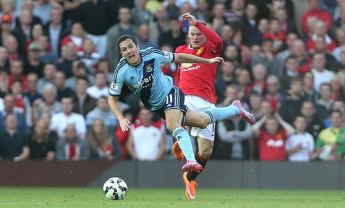 Thủ quân Man Utd quá xứng đáng bị đuổi khỏi sân