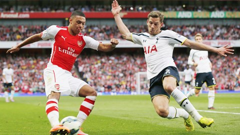 Chamberlain: Đốm sáng lẻ loi của Arsenal