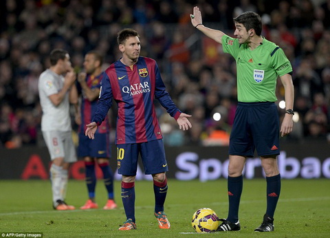 Lionel Messi va nhung dau an trong tran dai chien Barcelona vs Atletico hinh anh