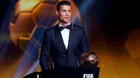 Ronaldo chia se cam xuc sau khi gianh Qua bong vang FIFA 2014 hinh anh