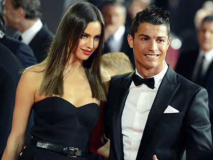 Gianh QBV FIFA 2014, Ronaldo bat ngo chia tay ban gai xinh dep Irina hinh anh